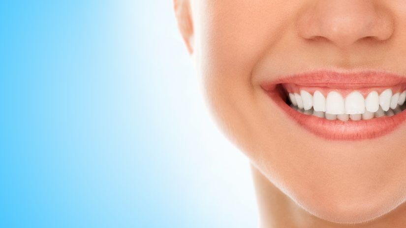 5 maneiras de tirar o amarelo dos dentes e deixá-los mais brancos